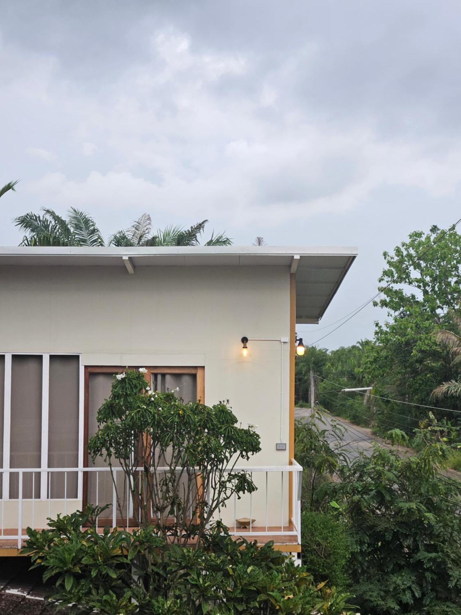 88 Fine Hotel @ Suratthani Airport Surat Thani Exterior foto