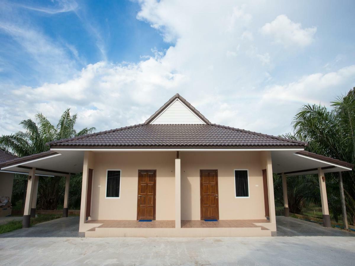 88 Fine Hotel @ Suratthani Airport Surat Thani Exterior foto